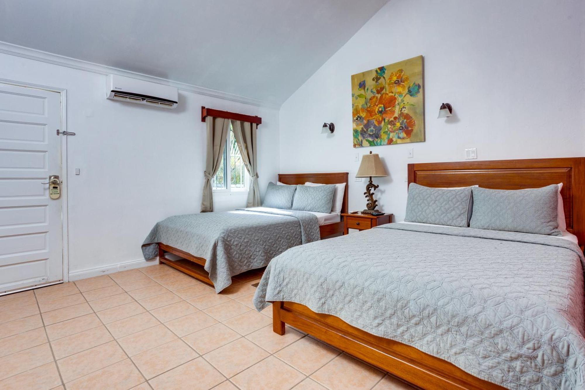 Harbour View Boutique Hotel & Yoga Retreat Belize City Exterior photo